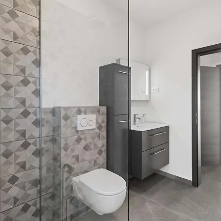 فيلة Sunset Galižana