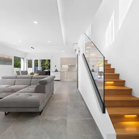 Sunset فيلة Galižana